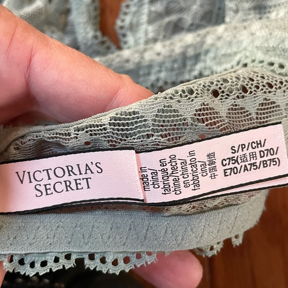 NWT Victoria’s Secret | 2 Lace Bralettes - Picture 5 of 6